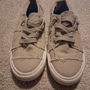 Blowfish Beige Canvas Sneakers—Size 6.5
